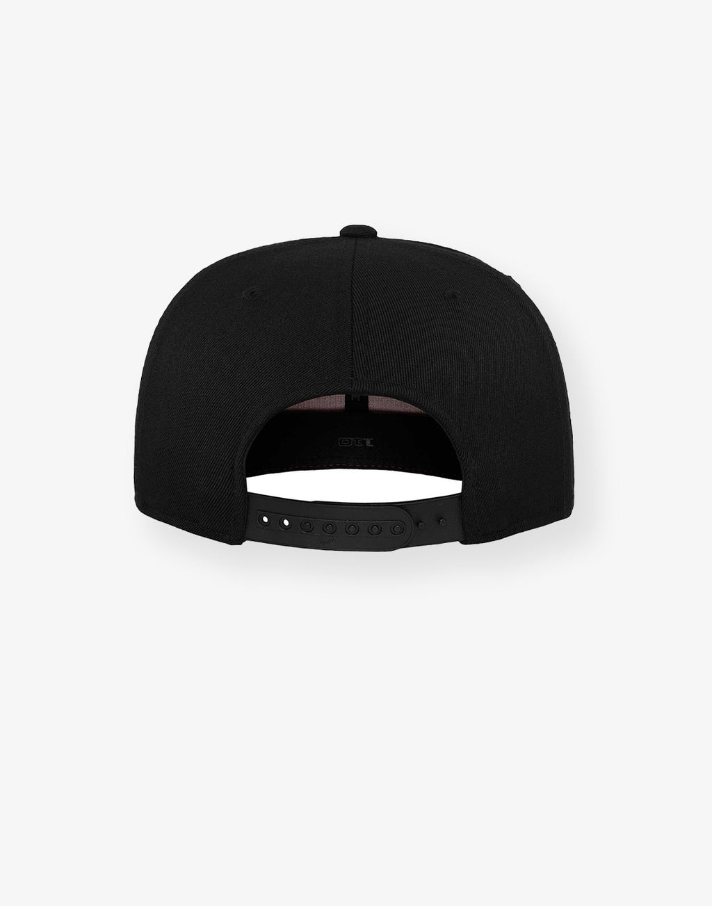 110 Snapback Cap | One Size | Black & White