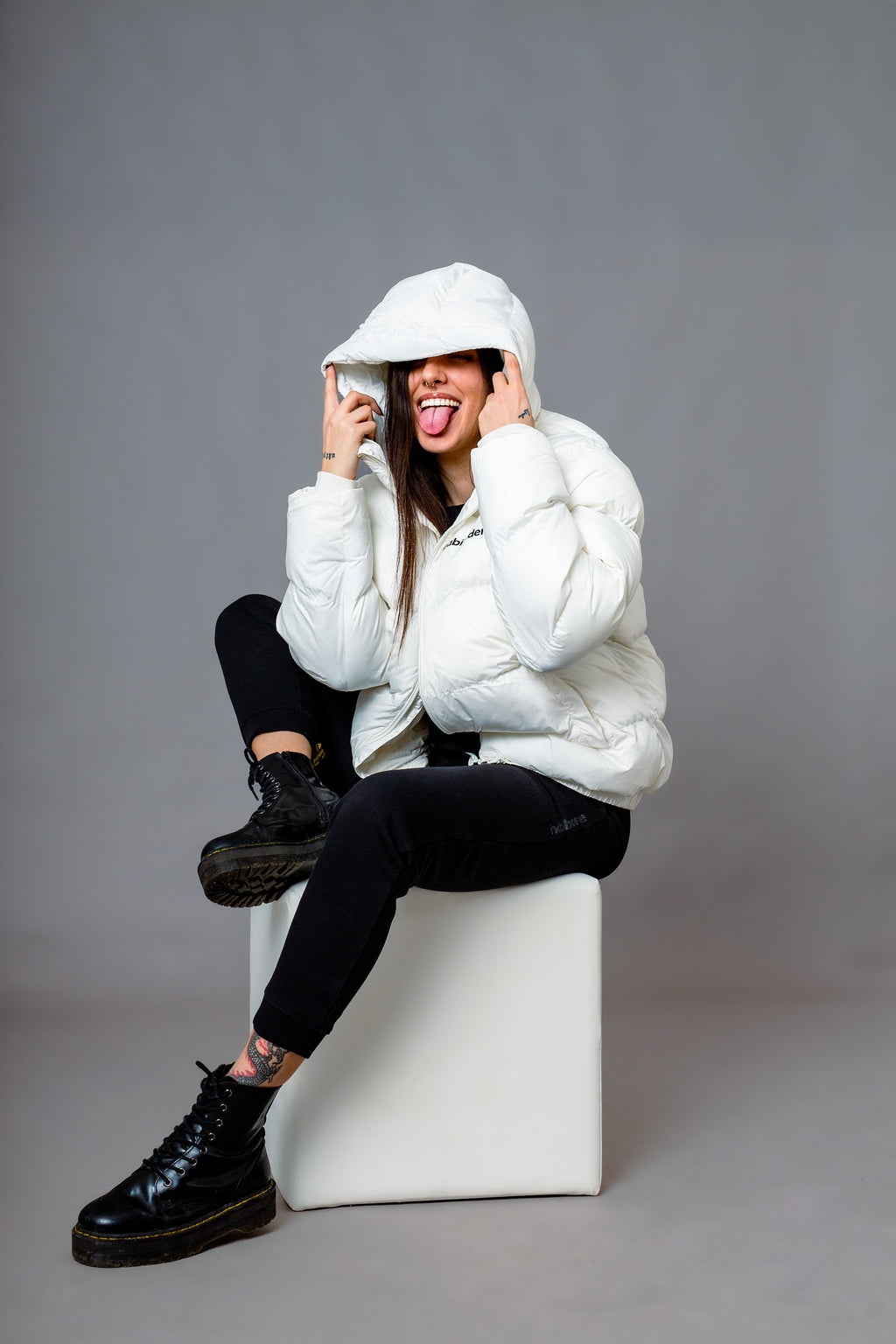 Oversized Puffer Jacke aus recyceltem Polyester in Off White für Damen