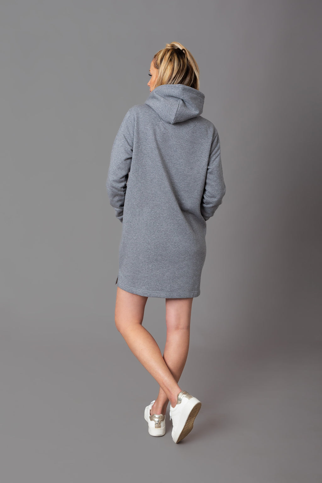 Grey Hoodiekleid | Sweatshirtkleid mit Kapuze aus Bio-Baumwolle